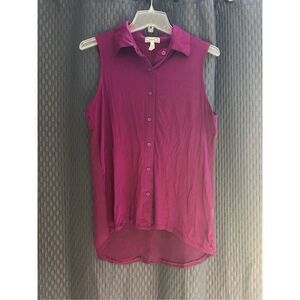 Kirra sleeveless shirt size small